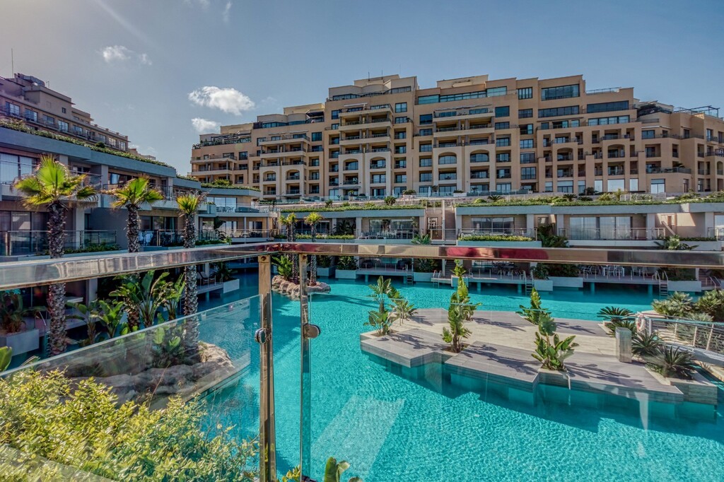 Laguna-apartment-to-let-christies-malta
